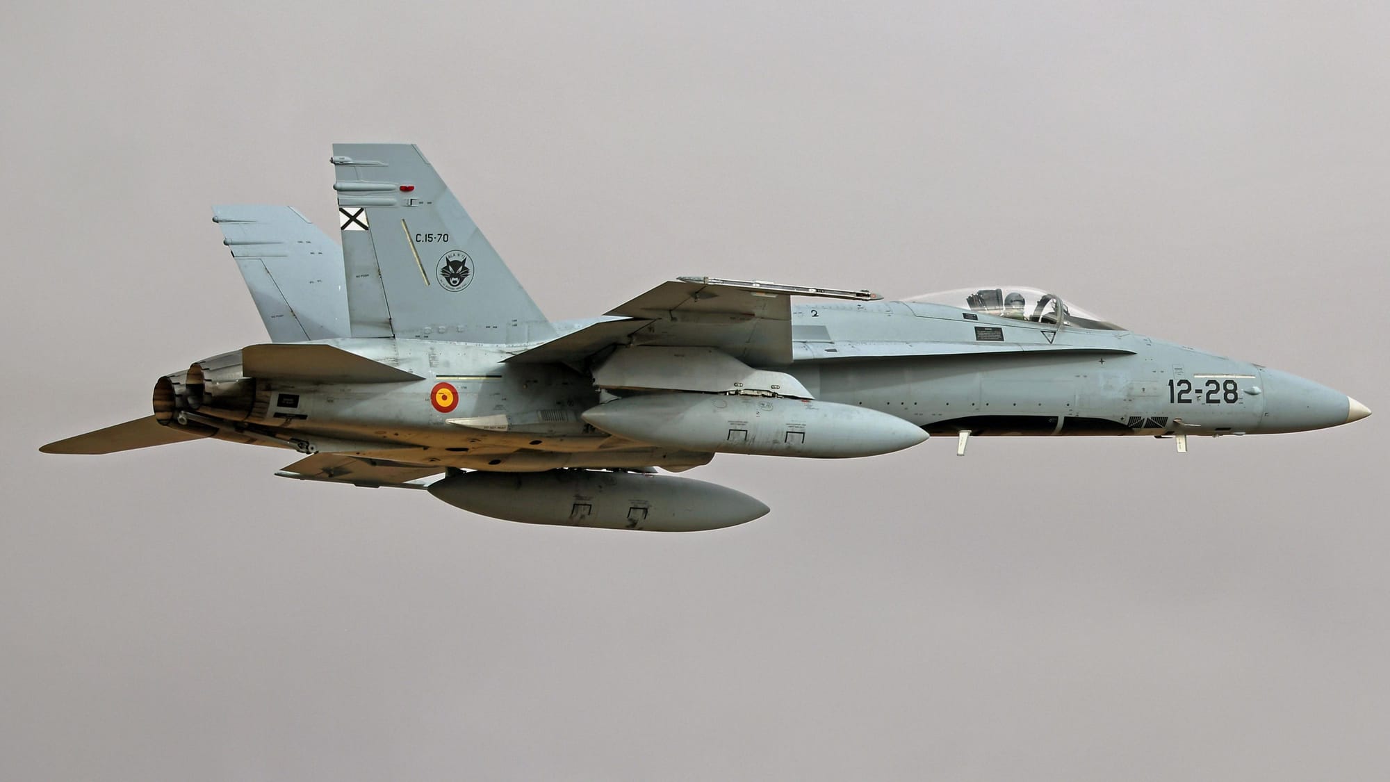 Dos cazas F-18 españoles de la OTAN derriban un dron no identificado que violó el espacio aéreo de Rumanía
