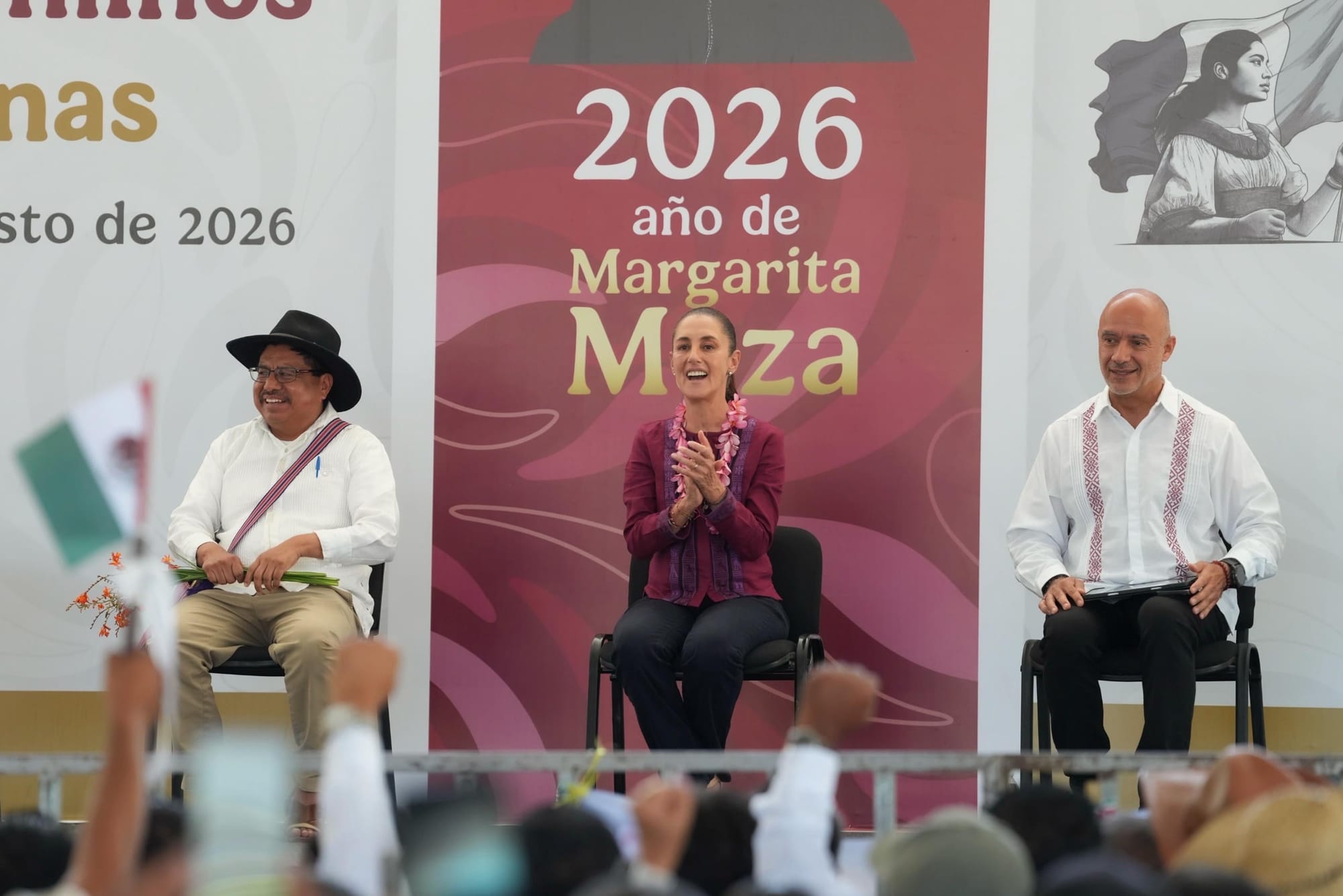 Avanza en Oaxaca la construcción de 76 caminos artesanales con inversión de 1,255 millones de pesos