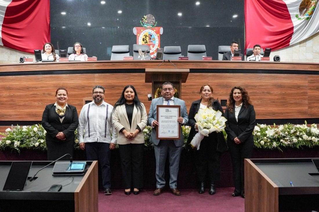 Congreso de Oaxaca rinde homenaje a la UABJO e inscribe su Bicentenario en letras de oro