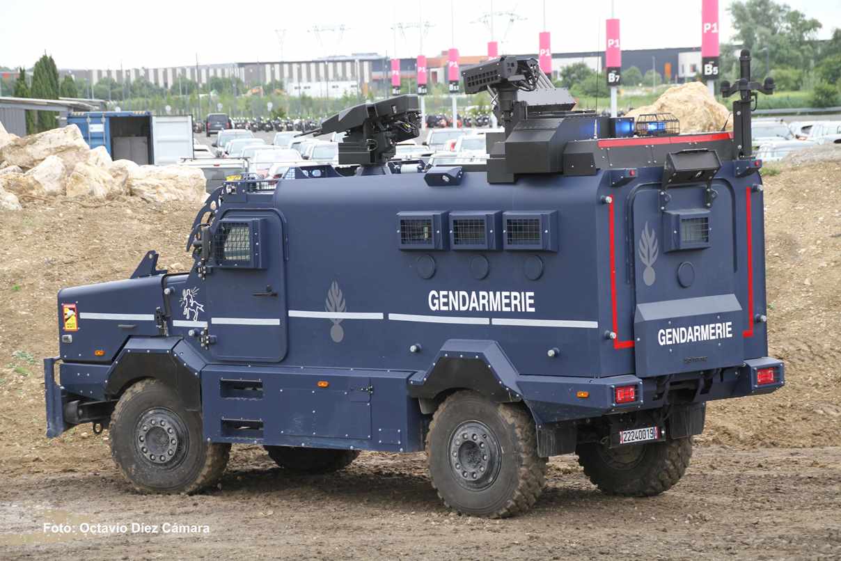 Los blindados 4x4 Centaure de la Gendarmería francesa: tecnología y potencia para la seguridad ciudadana