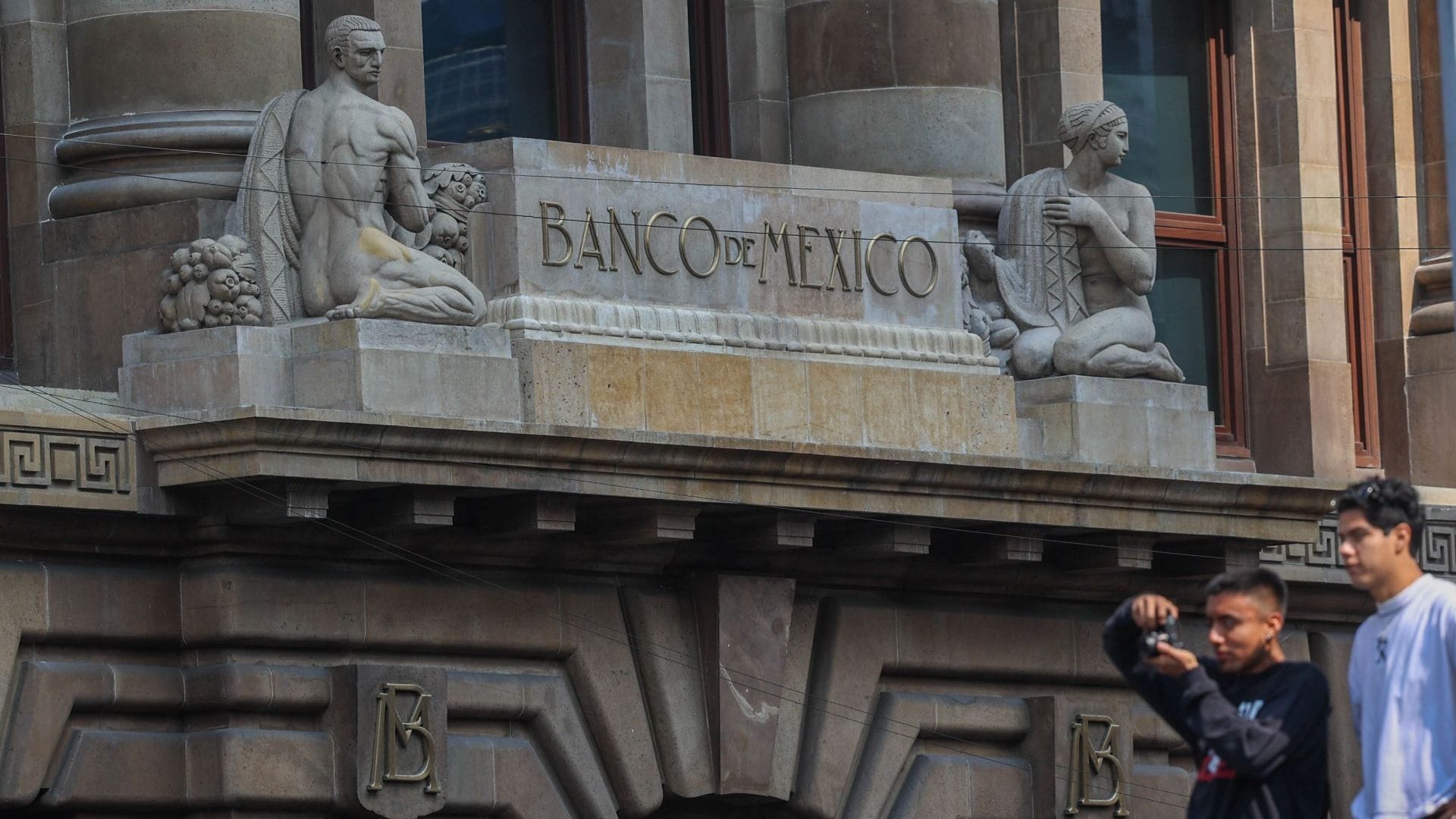 Banxico mantiene la tasa de interés en 6.50% ante el repunte inflacionario en México