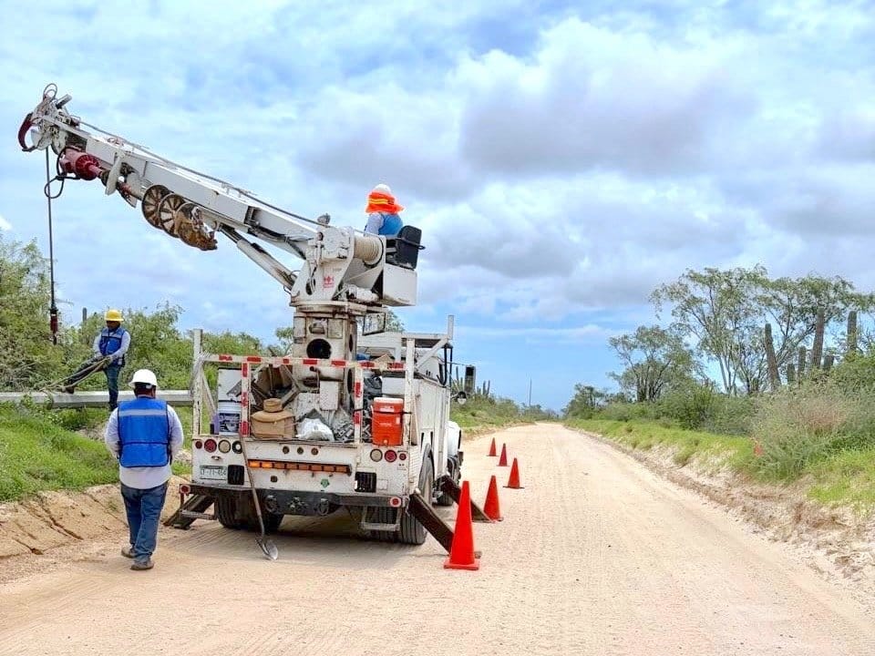 Avanza la electrificación en La Candelaria y Los Pozos con una inversión de 38 millones de pesos
