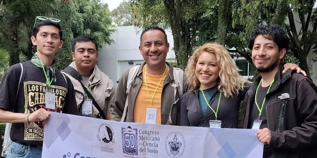 Estudiantes de todo el país evalúan la salud del suelo durante el 50° Congreso de la Ciencia del Suelo en la BUAP