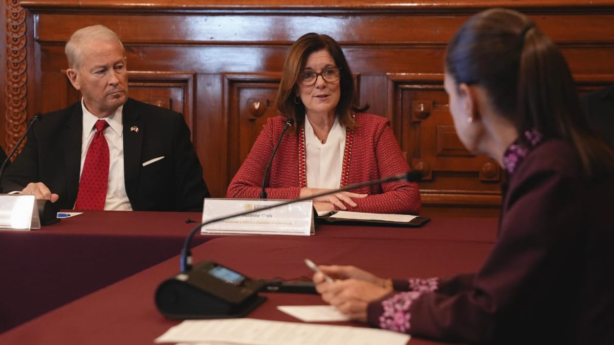 Claudia Sheinbaum sostiene reunión clave con el embajador de EE. UU. tras tensiones por proyecto policial en Querétaro