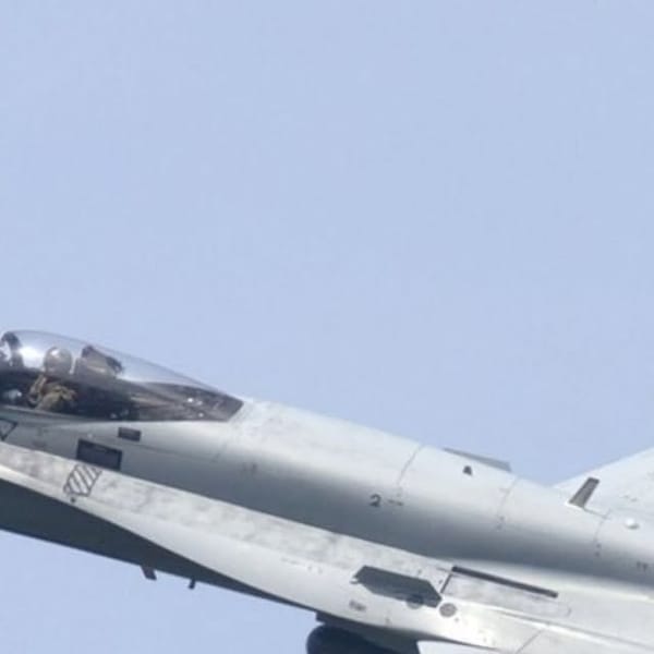 Un caza F-18 español de la OTAN derriba un dron no identificado en el espacio aéreo de Rumanía