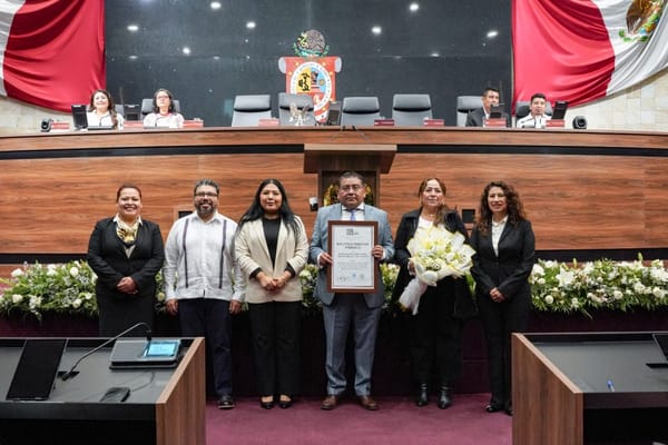 Congreso de Oaxaca rinde homenaje a la UABJO e inscribe su Bicentenario en letras de oro