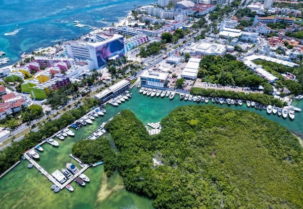 Semarnat aprueba la construcción de la marina flotante 'Quattro Marina' en la Laguna Nichupté