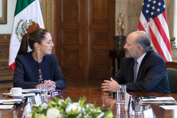 Claudia Sheinbaum se reunirá con Howard Lutnick en Palacio Nacional previo a la revisión del T-MEC