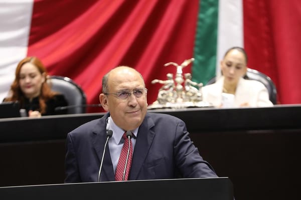 Cámara de Diputados rinde homenaje al periódico Ovaciones por un siglo de trayectoria periodística