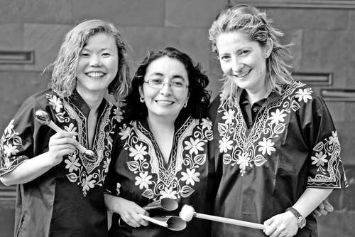  Percusionistas de Barra Libre muestran en concierto la energía femenina del trío