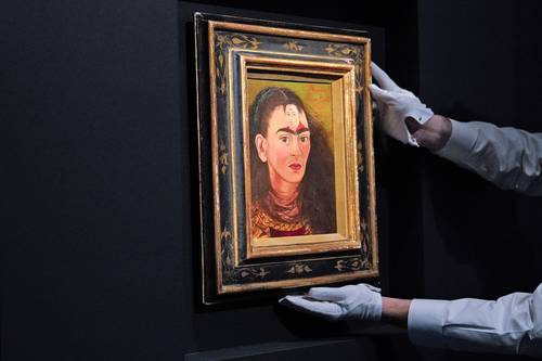  Subastan Frida Kahlo en 34.9 mdd; la obra más cara de Latinoamérica