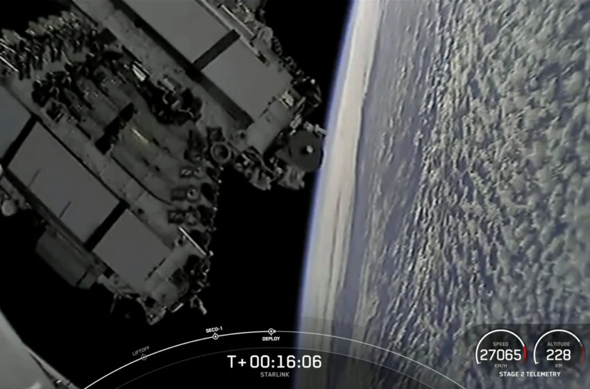  SpaceX colocó en órbita otros 53 satélites de su red de comunicaciones Starlink