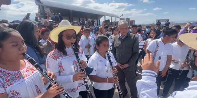  AMLO "carga energías" en Oaxaca previo a su Informe de Gobierno