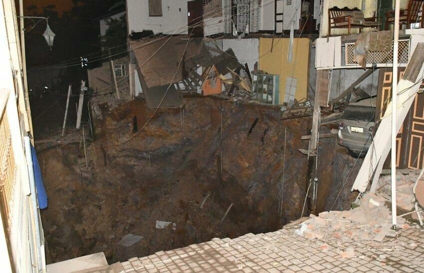  Un socavón derrumba viviendas en Zaruma, la ciudad de Ecuador "agujereada" en sus …