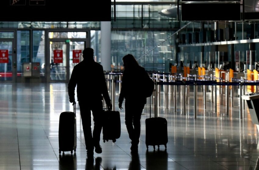  Qué exigir a las aerolíneas si retrasan su vuelo | Periódico AM