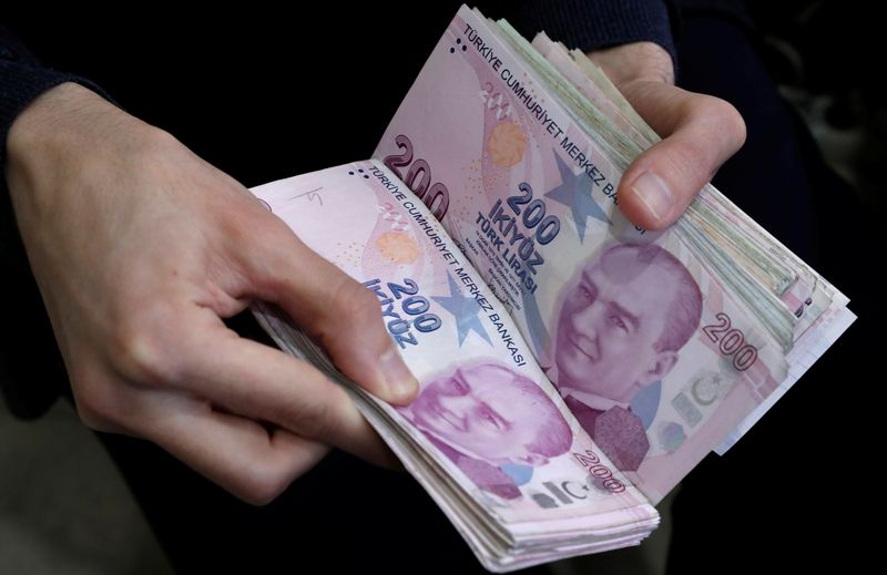  La lira turca acentúa su caída y vuelve a tocar un nuevo mínimo histórico