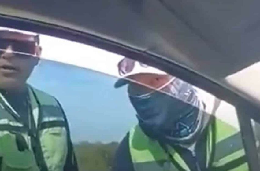  Graban a policías por ayudar a yaquis a cobrar cuota en carretera de Sonora – Posta