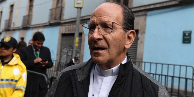 Padre Solalinde ve rasgos de "santidad" en el Presidente AMLO