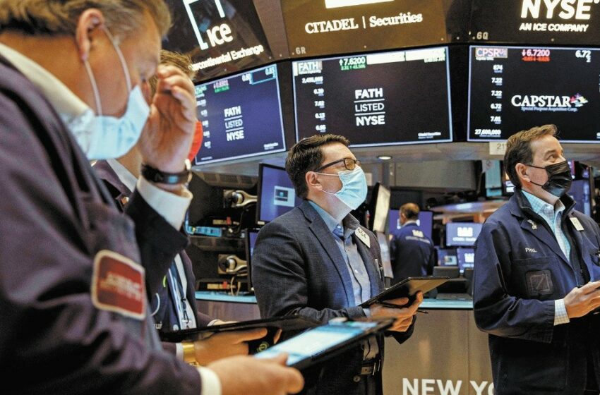  NASDAQ cae 2.51%, por tecnológicas