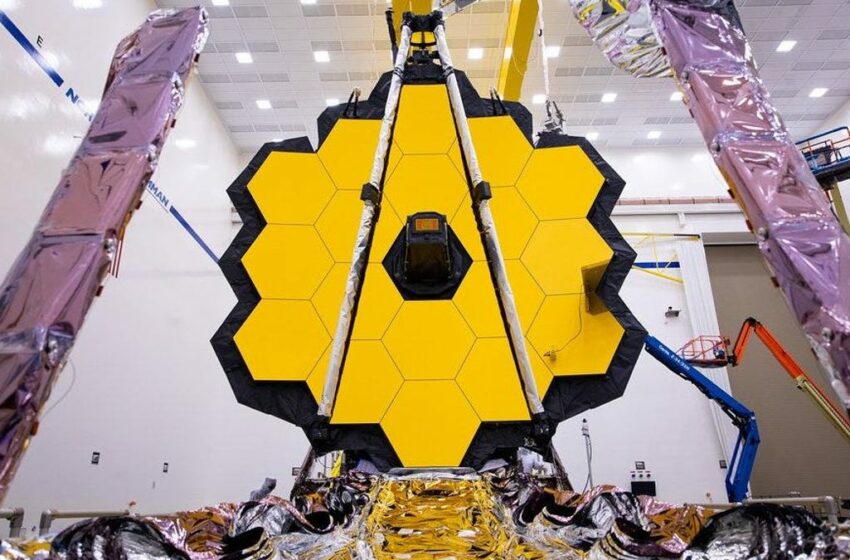  El telescopio espacial Webb envía sus primeras imágenes a la Tierra