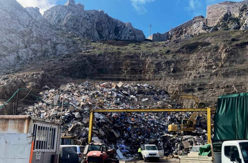  España trasladará 6.000 toneladas de basura acumulada en Gibraltar hasta el vertedero de …
