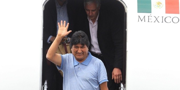  Evo Morales presume foto del "hermano" AMLO