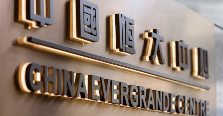  El gigante inmobiliario chino Evergrande suspende su cotización en Hong Kong