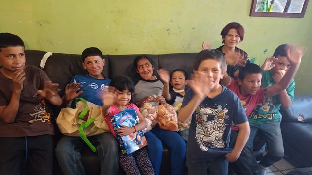  Apoyan con alimentos a 11 hermanitos abandonados; los visita el Banco de … – Periódico Zócalo