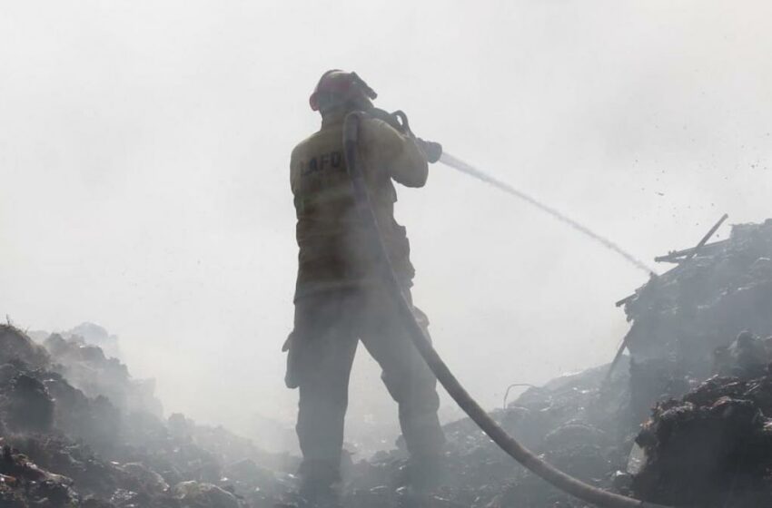  Controlan por completo incendio en relleno sanitario de Guaymas, Sonora – La Razón de México