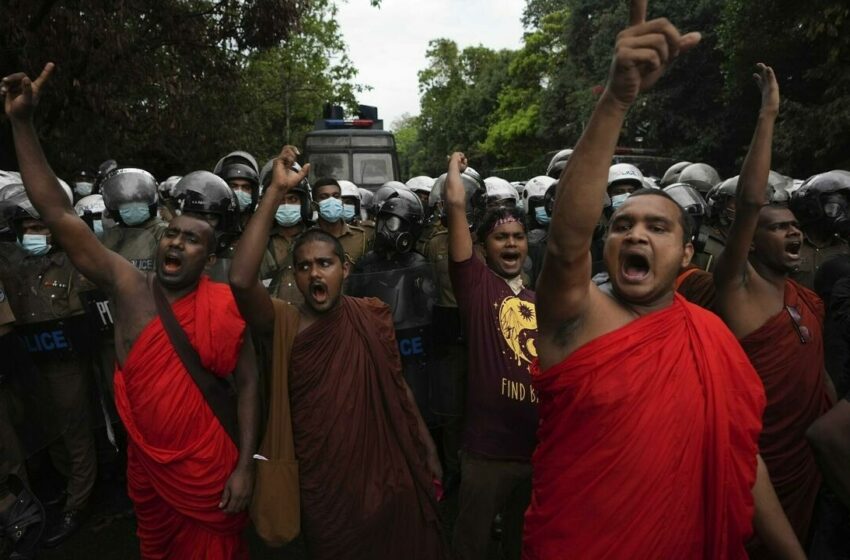  Masivas protestas por la crisis económica y política acorralan al presidente de Sri Lanka