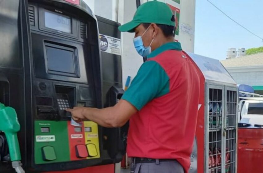  Régimen de Nicaragua dice que «asumirá» una vez más alza de los combustibles y gas licuado