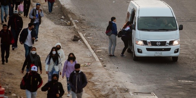  ¡Pánico en el trasporte público! Le inyectan benzodiazepina en un microbús