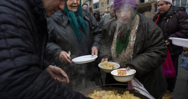  Brindan ayuda y alimentos a la población de Bucha – Pulso