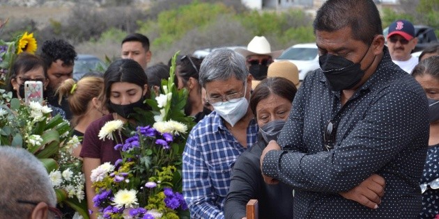  Compañeros de la universidad rinden homenaje a Debanhi Escobar