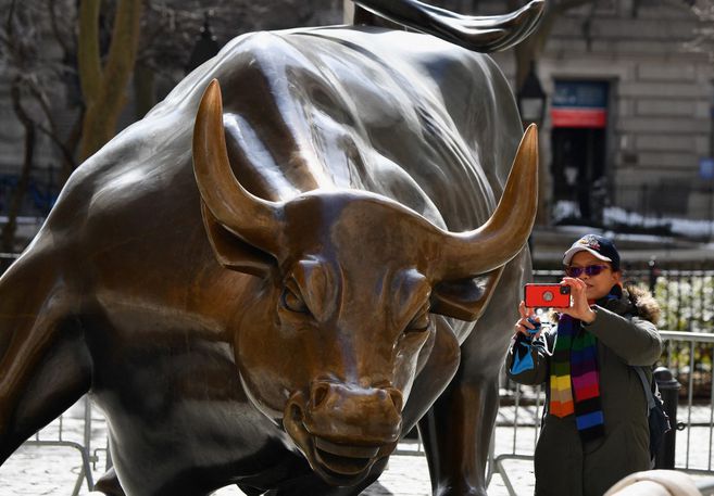  Wall Street termina su mala racha con la mejor semana desde noviembre de 2020
