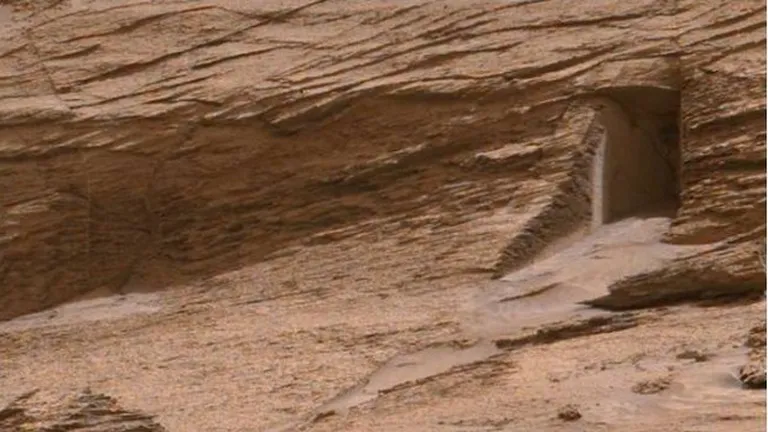  Un robot de la NASA compartió la imagen de una puerta en Marte