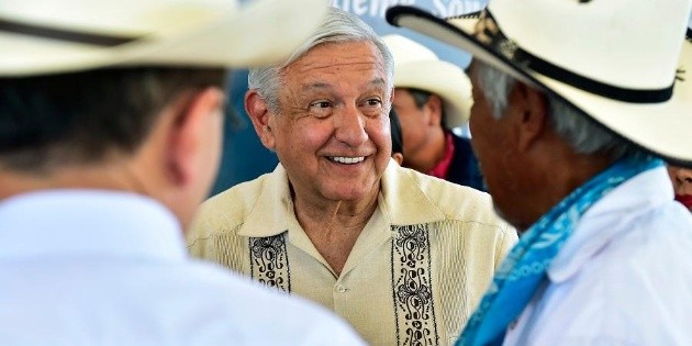  López Obrador se compromete a devolver 30 mil hectáreas a yaquis