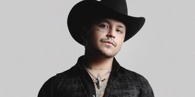  Christian Nodal: El cantante aparece con el cabello pintado | El Informador