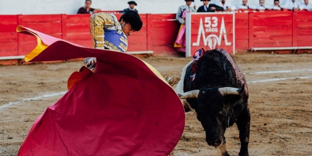  Samuel García veta ley que reconoce las corridas de toros y peleas de gallos