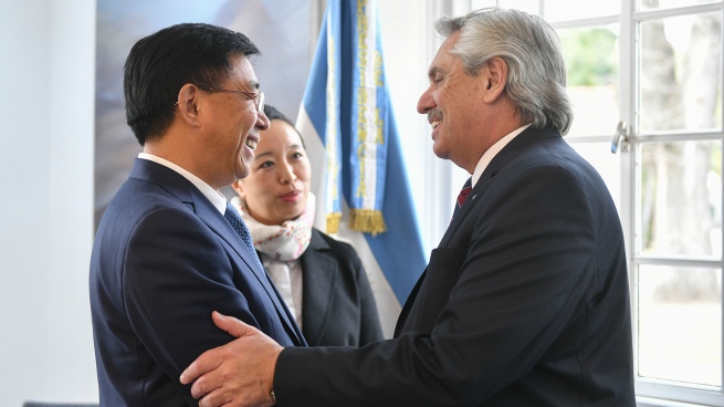  Fernández celebró un acuerdo con una empresa china para aprovechar el «privilegio» del litio