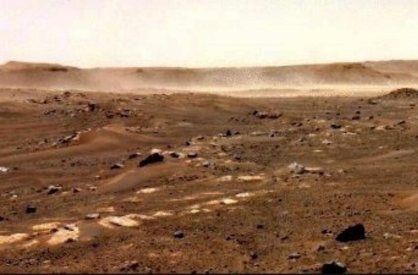  Primer video de viento levantando una enorme nube de polvo en Marte