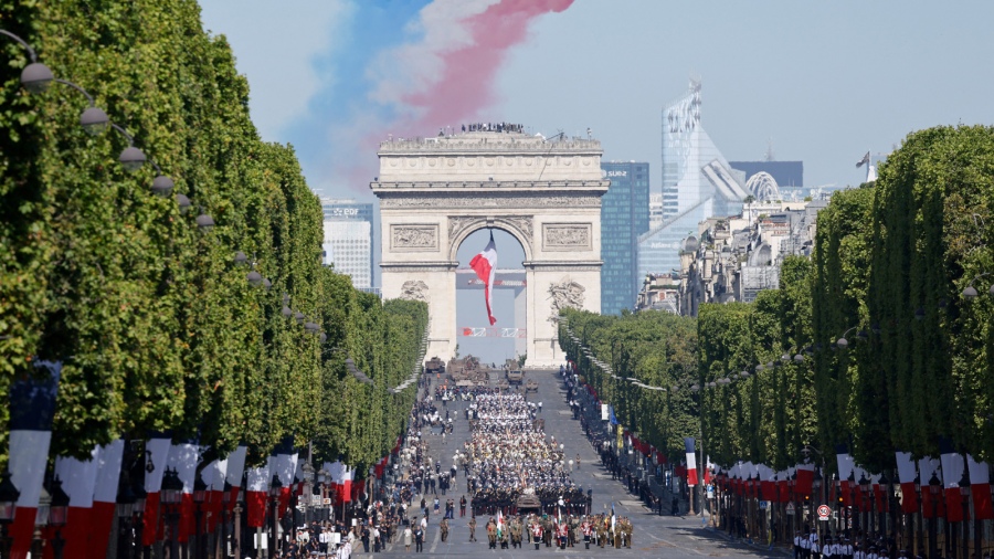 Se realiza en recuerdo de la Toma de la Bastilla en 1789 uno de los mayores smbolos de la nacin Foto AFP