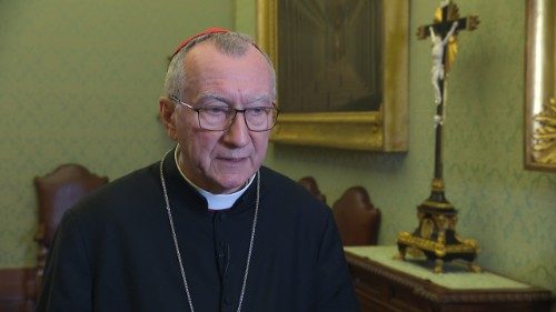 Parolin: El Papa en Canadá para abrazar a las poblaciones indígenas