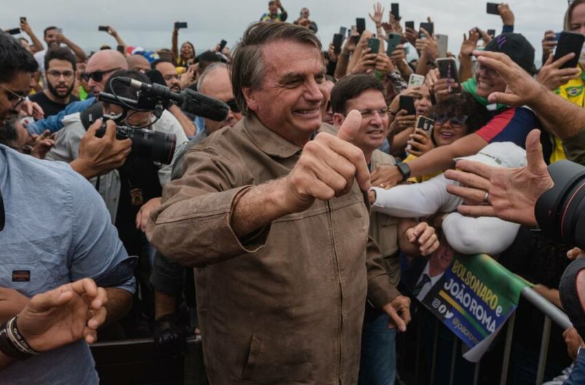  ¿Plan con maña? Bolsonaro aumenta ayuda a pobres antes de elecciones contra Lula