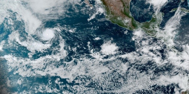  "Darby" se intensifica a categoría 4, lejos de costas mexicanas