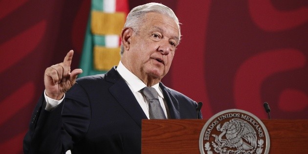  Marina ya investiga causas del desplome de helicóptero: López Obrador