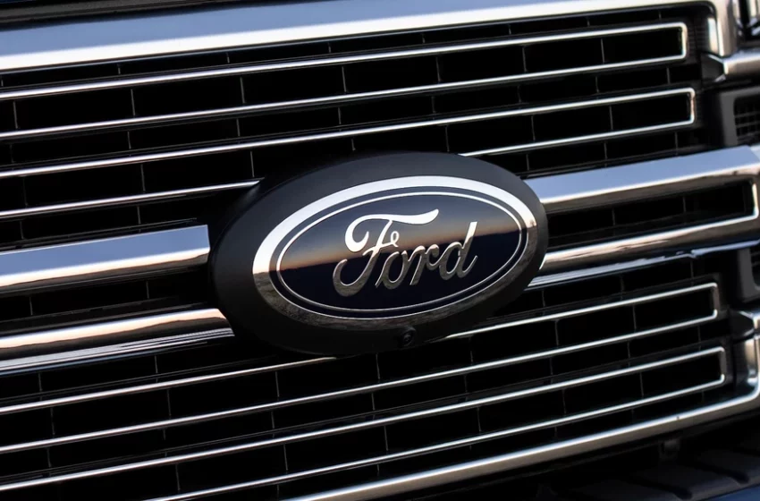  Ford planea despedir a más trabajadores