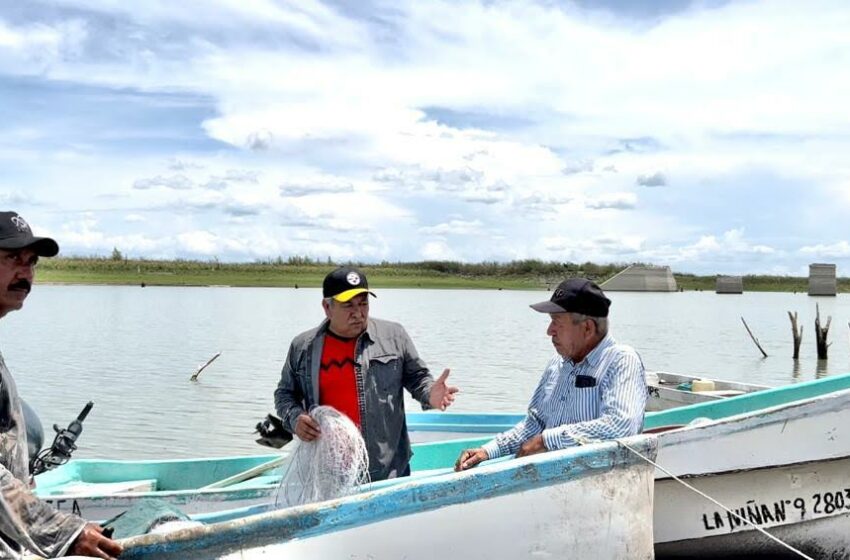  Ayuntamiento de Güémez apoya a pescadores de la presa Vicente Guerrero para redes y gasolina