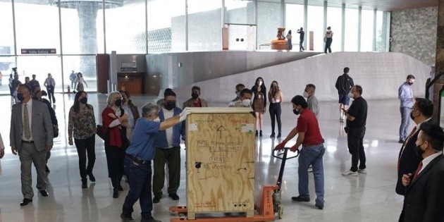  Estados Unidos entrega a México escultura virreinal robada hace 20 años