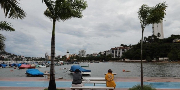  Tormenta tropical "Lester" toca tierra en México